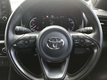 Toyota Yaris Cross 1.5 Hybrid Design 5dr CVT
