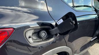 Volvo XC40 2.0 B3P Plus Dark 5dr Auto