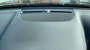 Volvo XC40 2.0 B3P Plus Dark 5dr Auto