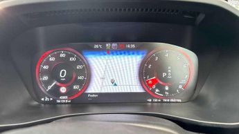Volvo XC40 2.0 B4P R DESIGN 5dr Auto