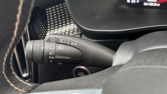 Volvo XC40 2.0 B4P R DESIGN 5dr Auto