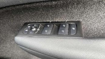 Volvo XC40 2.0 B4P R DESIGN 5dr Auto