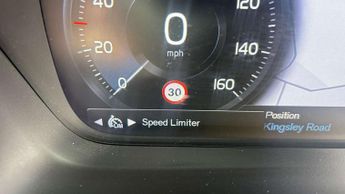 Volvo XC40 1.5 T3 [163] Momentum 5dr Geartronic