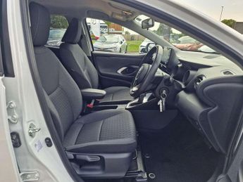 Toyota Yaris 1.5 Hybrid Design 5dr CVT