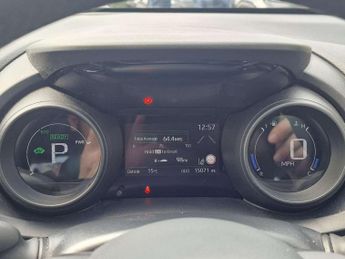 Toyota Yaris 1.5 Hybrid Design 5dr CVT