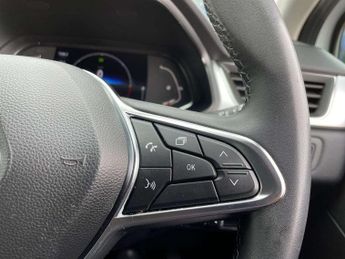 Renault Captur 1.6 E-Tech full hybrid 145 Techno 5dr Auto