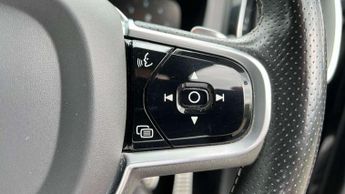 Volvo XC60 2.0 D4 R DESIGN 5dr AWD Geartronic