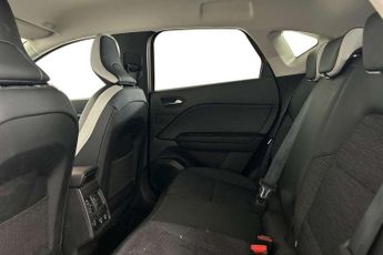 Renault Captur 1.3 TCE 140 SE Edition 5dr EDC