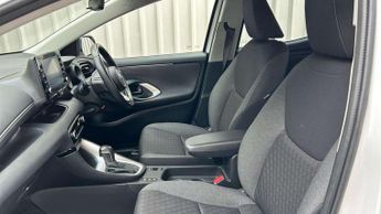 Toyota Yaris 1.5 Hybrid Design 5dr CVT