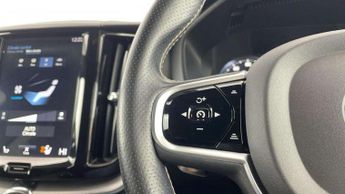 Volvo XC60 2.0 D5 PowerPulse R DESIGN Pro 5dr AWD Geartronic