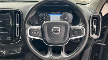 Volvo XC40 2.0 T4 Momentum 5dr AWD Geartronic