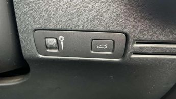 Volvo XC40 2.0 T4 Momentum 5dr AWD Geartronic