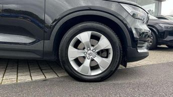 Volvo XC40 2.0 T4 Momentum 5dr AWD Geartronic