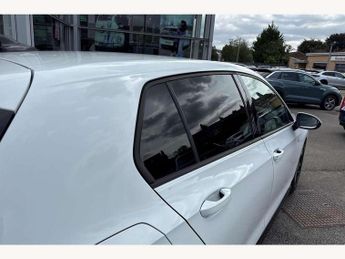 Volkswagen Golf 1.5 eTSI 150 R-Line 5dr DSG