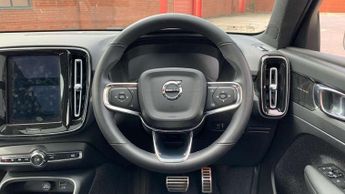 Volvo XC40 1.5 T3 [163] R DESIGN 5dr Geartronic