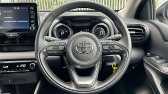 Toyota Yaris 1.5 Hybrid Design 5dr CVT