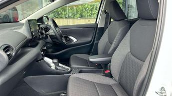 Toyota Yaris 1.5 Hybrid Design 5dr CVT