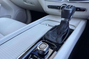 Volvo XC60 2.0 T5 [250] Momentum 5dr Geartronic