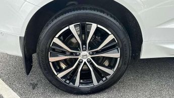 Volvo XC60 2.0 B5P Plus Dark 5dr AWD Geartronic