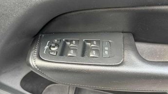 Volvo XC60 2.0 B5P Plus Dark 5dr AWD Geartronic