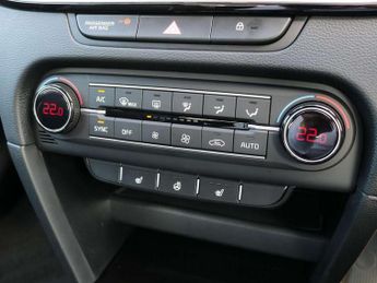 Kia Ceed 1.5T GDi ISG 138 GT-Line 5dr