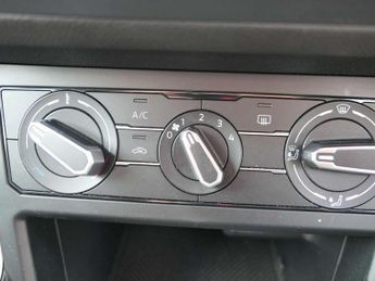 Volkswagen Polo 1.0 Life 5dr
