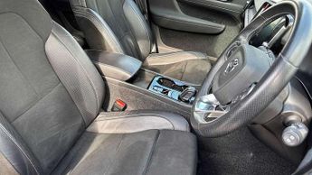 Volvo XC40 Recharge 1.5 T5 Recharge PHEV R DESIGN 5dr Auto