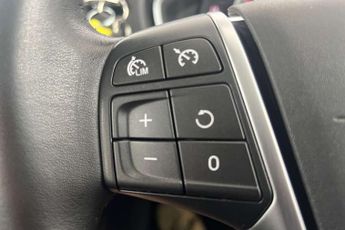 Volvo V40 Cross Country T3 [152] Cross Country Pro 5dr Geartronic