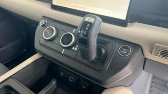 Land Rover Defender 3.0 D250 X-Dynamic HSE 110 5dr Auto