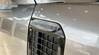 Land Rover Defender 3.0 D250 X-Dynamic HSE 110 5dr Auto
