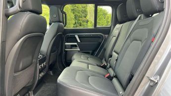 Land Rover Defender 3.0 D250 X-Dynamic SE 110 5dr Auto [7 Seat]