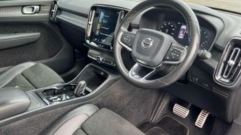 Volvo XC40 2.0 T5 R DESIGN Pro 5dr AWD Geartronic