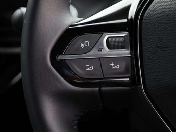 Peugeot 2008 1.2 PureTech 130 Allure Premium+ 5dr