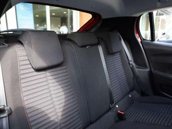 Peugeot 208 1.2 PureTech 100 Active Premium + 5dr EAT8