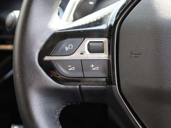 Peugeot 208 1.2 PureTech 100 Active Premium + 5dr EAT8