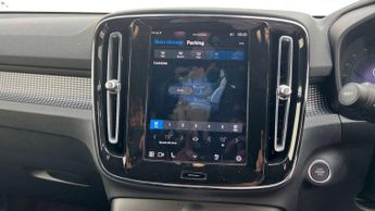 Volvo XC40 2.0 B3P Plus Dark 5dr Auto