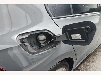 Volkswagen Golf 1.5 eTSI R-Line 5dr DSG