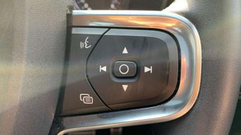 Volvo XC40 1.5 T3 [163] R DESIGN 5dr Geartronic