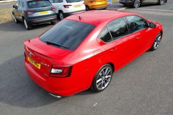 Skoda Octavia vRS 2.0 TDI CR vRS 5dr DSG [7 speed] [Black Pack]