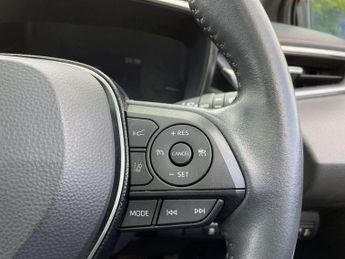 Toyota Corolla 2.0 VVT-i Hybrid Excel 5dr CVT