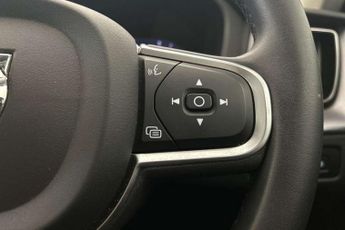 Volvo XC60 2.0 B5P Momentum 5dr AWD Geartronic