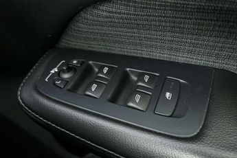 Volvo V60 2.0 B3P Momentum 5dr Auto