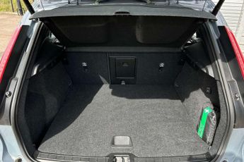 Volvo XC40 2.0 B3P Core 5dr Auto