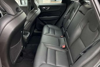 Volvo XC60 2.0 B5P Momentum 5dr Geartronic