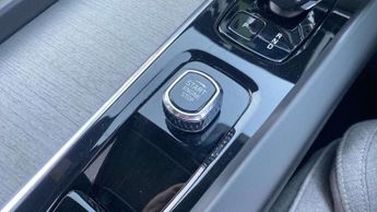 Volvo XC60 2.0 T8 [455] RC PHEV Ultimate Dark 5dr AWD Gtron