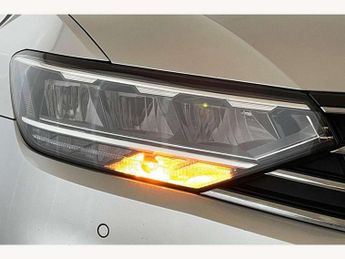 Volkswagen Passat Estate 2.0 TDI EVO SCR SEL 5dr DSG