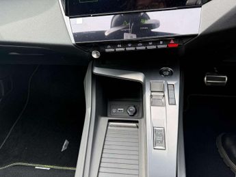 Peugeot 308 SW 1.2 Hybrid 136 GT 5dr e-DSC6