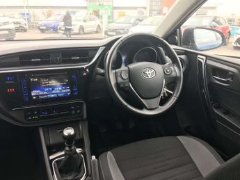 Toyota Auris 1.2T Icon 5dr