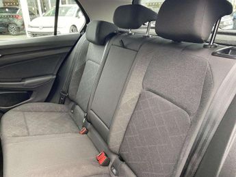 Volkswagen Golf 2.0 TDI Life 5dr DSG