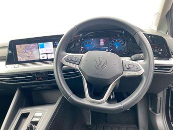 Volkswagen Golf 2.0 TDI Life 5dr DSG